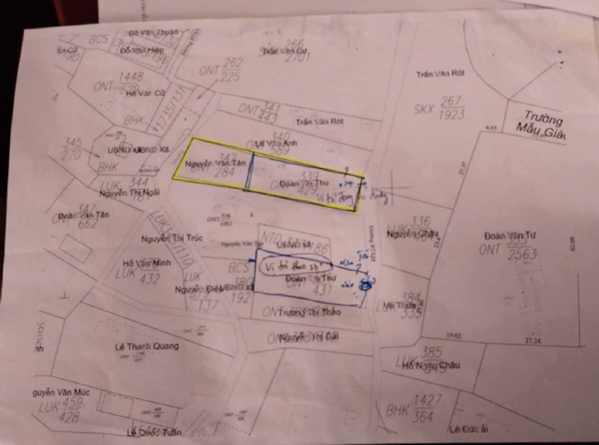 Anh em tranh chấp thừa kế 200m2 đất không di chúc; tá hoả bất thường trong sổ đỏ