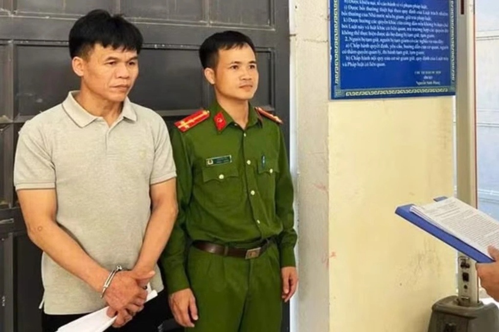 Ông trùm buôn ma túy bơi qua sông, ẩn náu trong rừng sâu suốt 6 ngày - 1 Ông trùm buôn ma túy bơi qua sông, ẩn náu trong rừng sâu suốt 6 ngày - 1