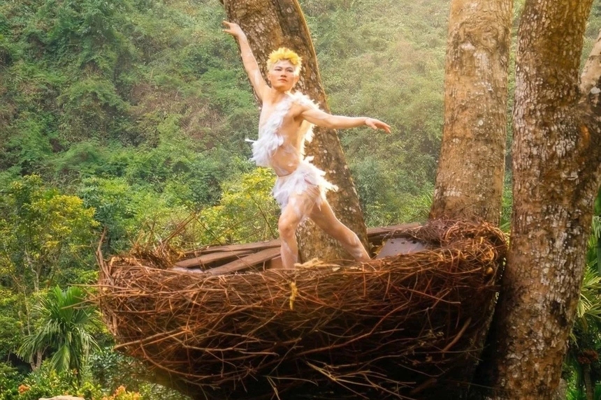 Thay đổi trang phục sau tranh cãi tạo hình ‘chim non’ ở KDL Ninh Bình