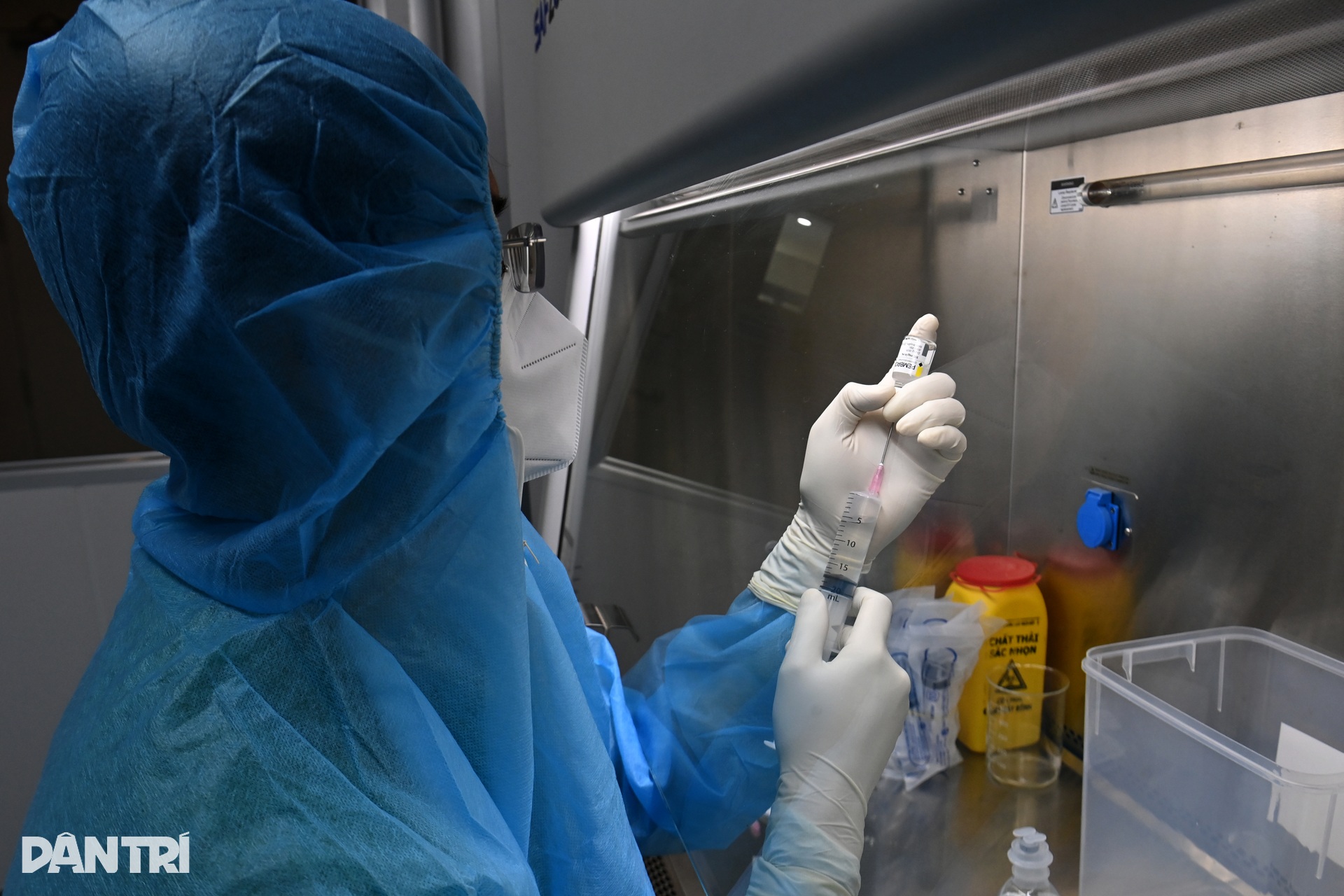 Cận cảnh điều trị thuốc ung thư Nga tại Việt Nam, mỗi lọ gần 20 triệu đồng - 11 Cận cảnh điều trị thuốc ung thư Nga tại Việt Nam, mỗi lọ gần 20 triệu đồng - 11