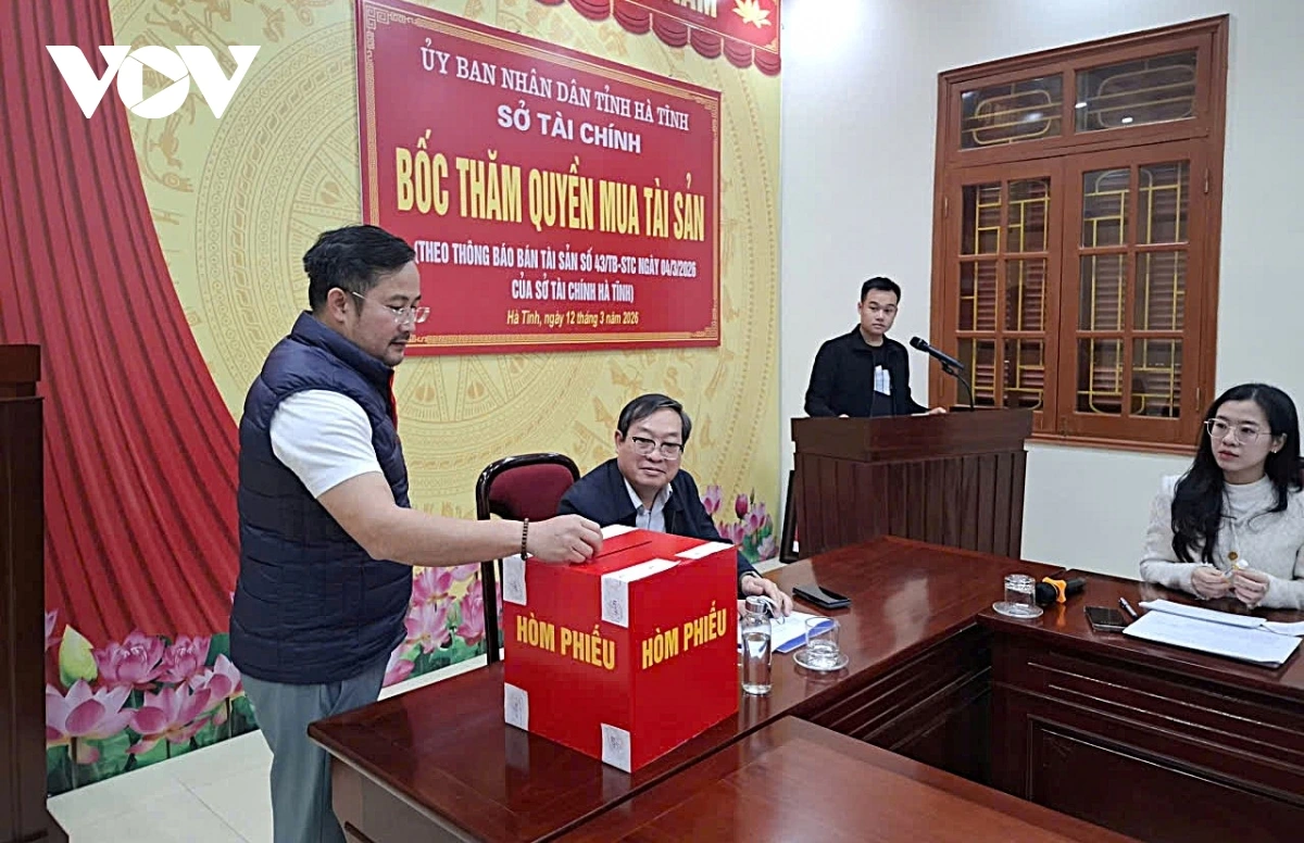 Một doanh nghiệp Nghệ An trúng quyền mua gần 30kg vàng lậu bị thu giữ ở Hà Tĩnh