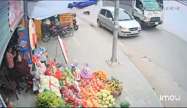 TNGT Gần bến xe Nho Quan