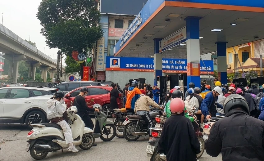 Cụ thể, giá xăng A95 của Campuchia đang ở mức 31.000 đồng/lít, trong khi Việt Nam 27.047 đồng/lít.
