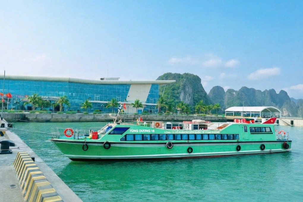 Tăng giá vé, dồn chuyến các tuyến ra đảo ở Quảng Ninh