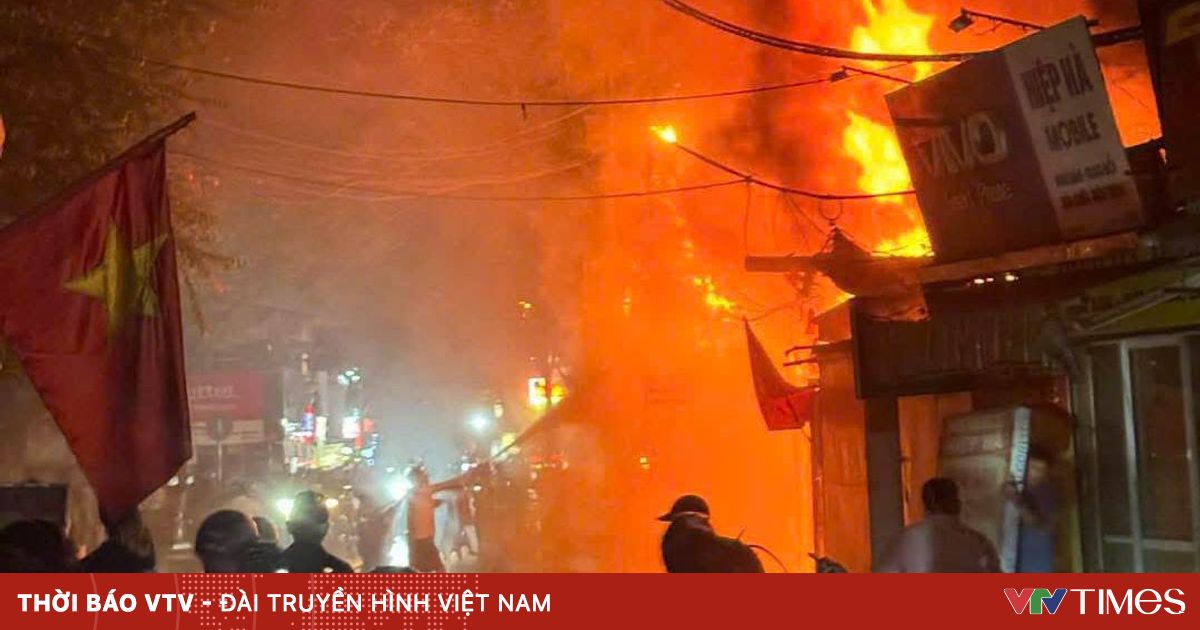 Hai vụ cháy liên tiếp trong tối 19/3 ở Hà Nội