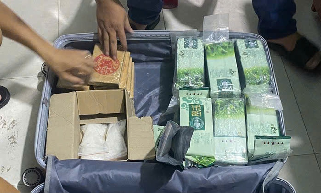 Nghi đơn hàng có ma túy, tài xế công nghệ ở TPHCM chạy đến công an - 2