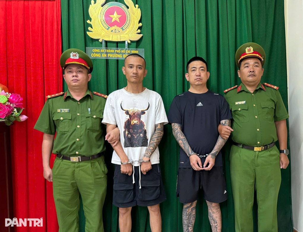 Bắt giam 2 kẻ đi ô tô hăm dọa, đánh người ở TPHCM - 1