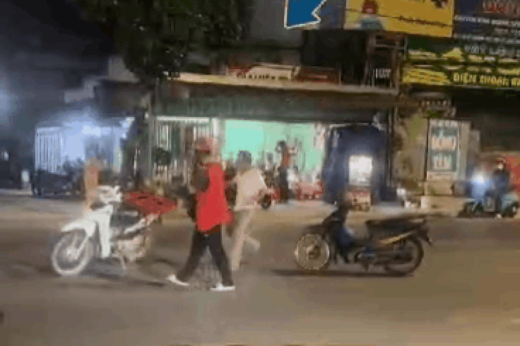 Xử lý người đàn ông đạp ngã xe, tông nam shipper sau va chạm ở Tây Ninh - 1