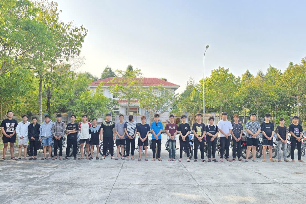 Hàng chục thanh thiếu niên đua xe, gây náo loạn quốc lộ ở Tây Ninh - 1