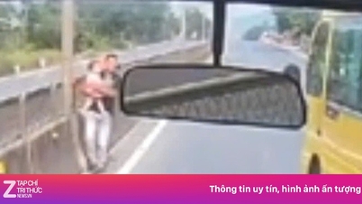 Biểu dương tài xế dừng xe, lao ra bế cháu bé đứng giữa quốc lộ