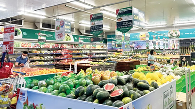 Bán lẻ hàng hóa và dịch vụ tiêu dùng giữ đà tăng trưởng