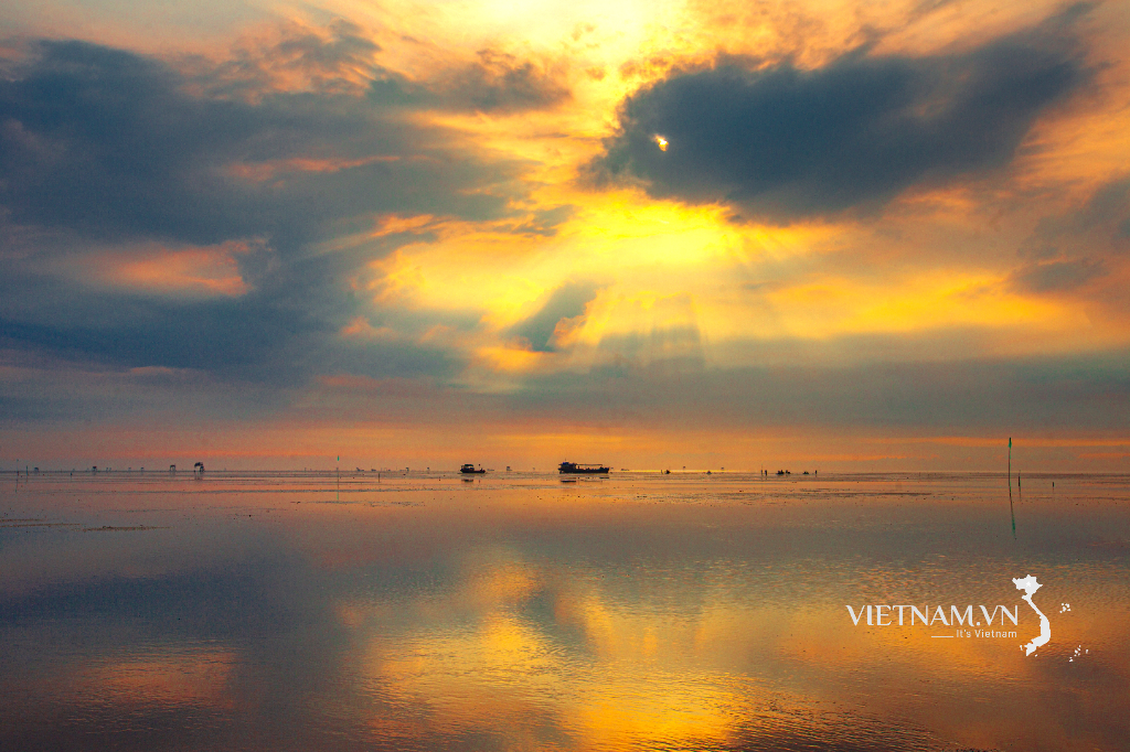 Bình Minh Bừng Sáng 