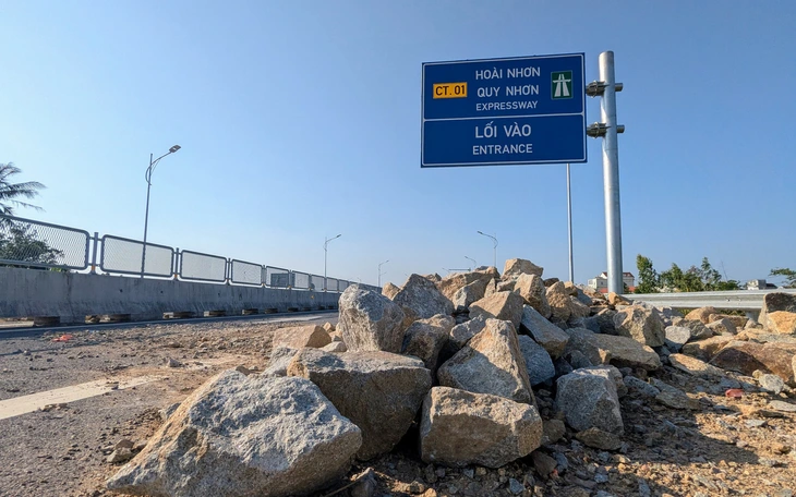 Chính thức khai thác đường cao tốc Quảng Ngãi tới hầm Cù Mông từ 11h30 ngày 29-4 - Ảnh 2.