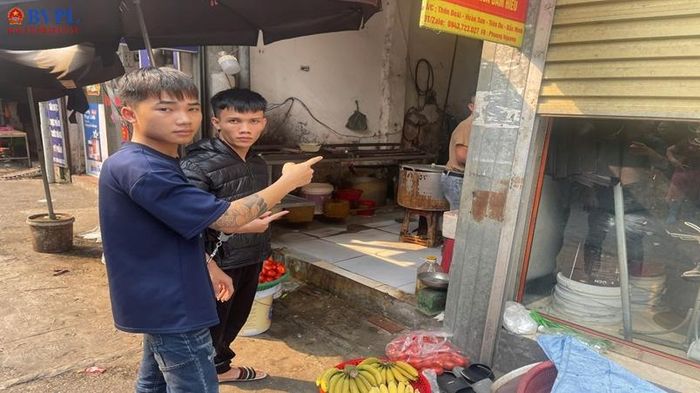 Phê chuẩn khởi tố 2 đối tượng lừa đảo bằng phương thức dán đè mã quét QR