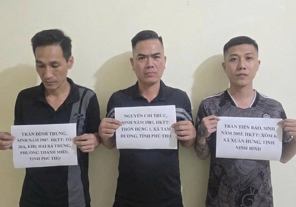 Nữ nhân viên karaoke bị đánh đập, phải nhắn tin cho gia đình “nộp” tiền - 1