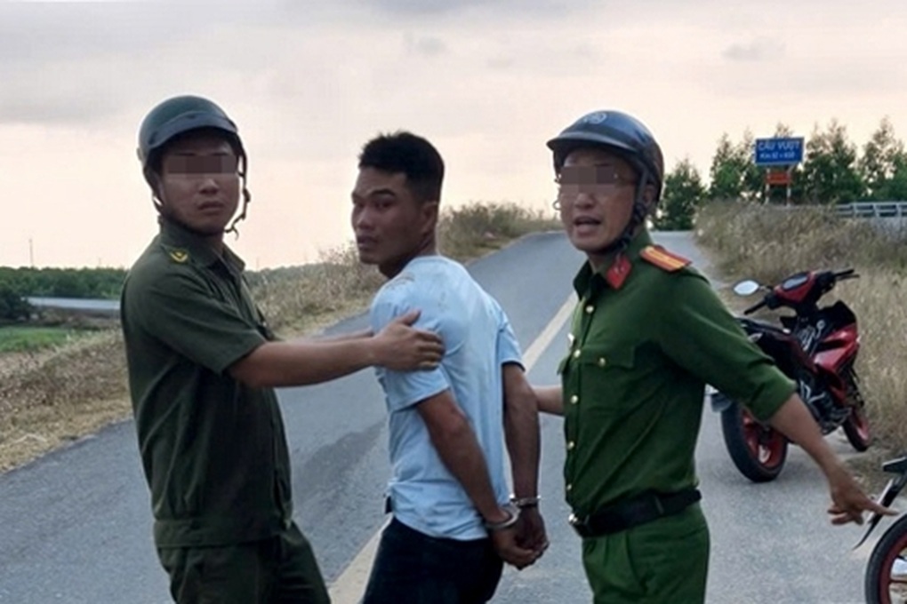 Bắt khẩn cấp đối tượng đâm vợ và mẹ vợ thương vong - 1