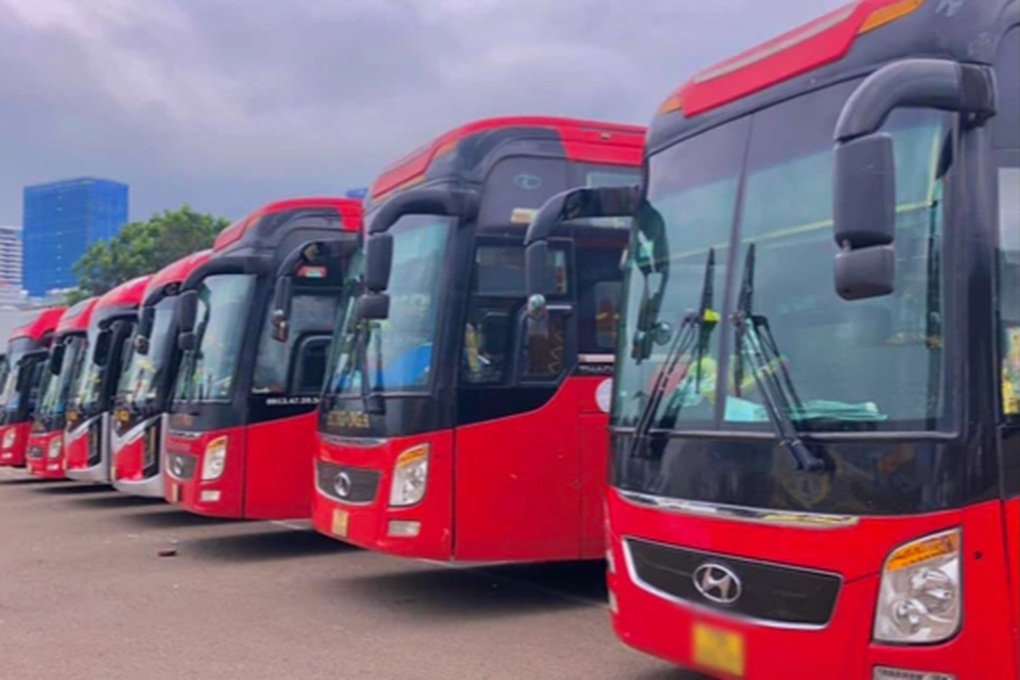 Nhà xe bị phạt 52 triệu đồng vì thu tiền vé vượt giá kê khai - 1