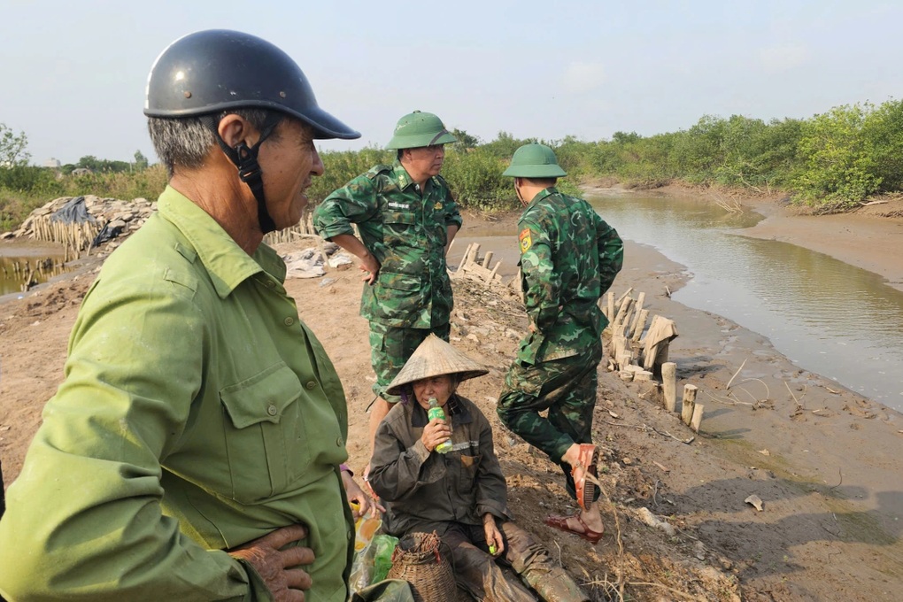 Bức thư cảm ơn bộ đội của gia đình bà lão bị lạc trong rừng ngập mặn - 1