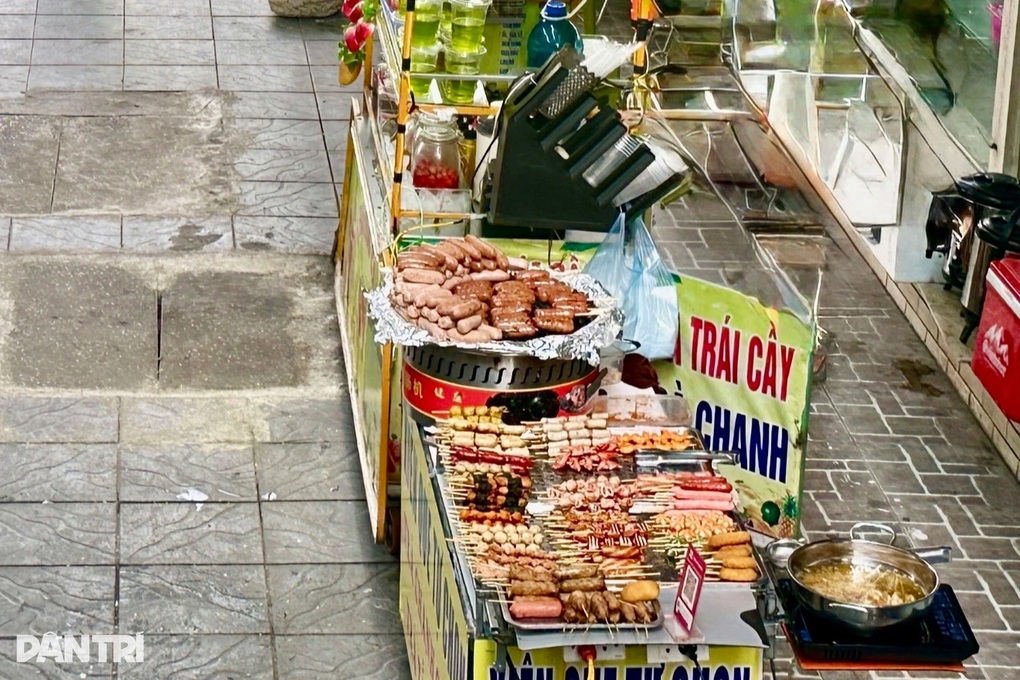 Kiểm tra đột xuất các cơ sở ăn uống, bếp ăn tập thể tại Hà Nội và Ninh Bình - 1