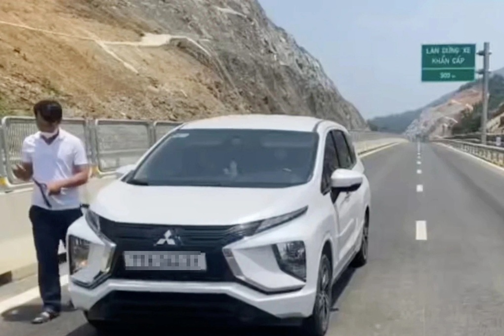 Bị lạc đường, tài xế lái ô tô ngược chiều trên cao tốc Hoài Nhơn - Quy Nhơn - 1