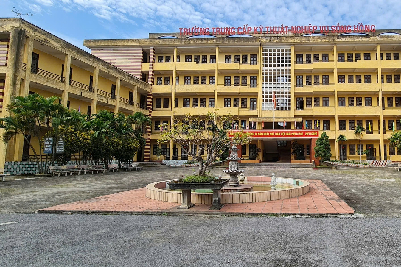 Ngôi trường không làm lễ khai giảng, hiệu trưởng nói sự thật phía sau