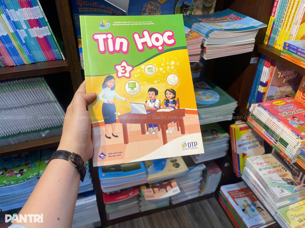 Sẽ thu hồi sách giáo khoa học sinh lớp 3 có link web đen - 1 Sẽ thu hồi sách giáo khoa học sinh lớp 3 có link web đen - 1