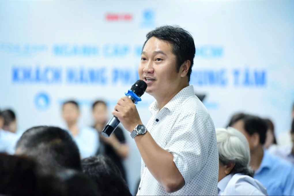 Chụp ảnh kỷ yếu với vòng hoa, ăn mặc phản cảm: Suy nghĩ lệch lạc, nên cấm! - 3