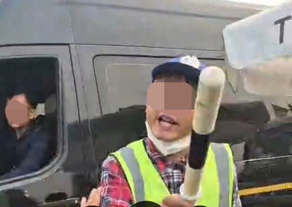 Không tôn trọng du khách, 5 người trông xe ở chùa Hương bị xử lý - 1