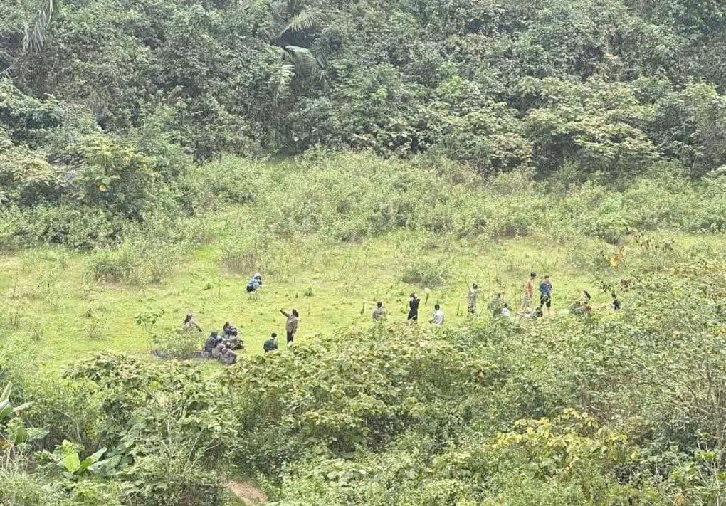 Huy động hơn 200 người tìm kiếm thợ điêu khắc lăng mộ mất liên lạc bí ẩn - 1 Huy động hơn 200 người tìm kiếm thợ điêu khắc lăng mộ mất liên lạc bí ẩn - 1