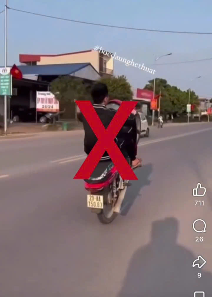 Thiếu niên Thái Nguyên bốc đầu xe mô tô: Hành vi coi thường pháp luật - Ảnh 1. Thiếu niên Thái Nguyên bốc đầu xe mô tô: Hành vi coi thường pháp luật - Ảnh 1.