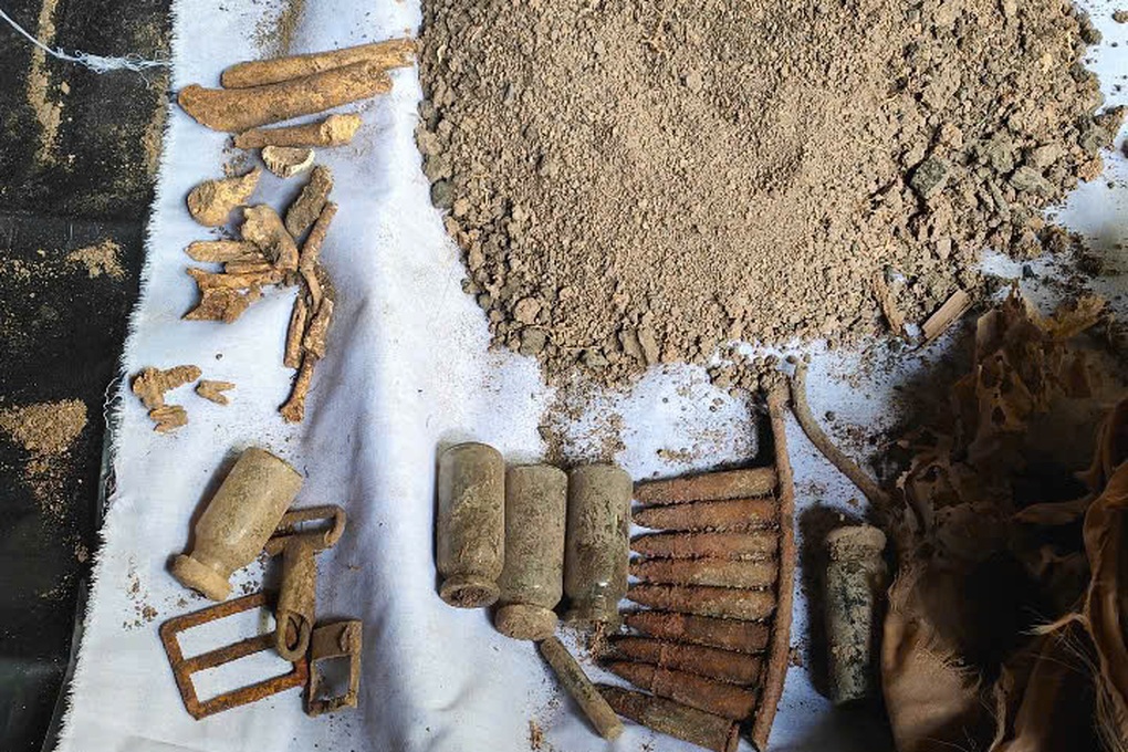 Phát hiện 12 hài cốt liệt sỹ trong hang đá tại Ia Ly - 1