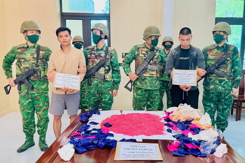 Thanh niên bị bắt cùng chiếc ba lô chuyển hộ người lạ - 1