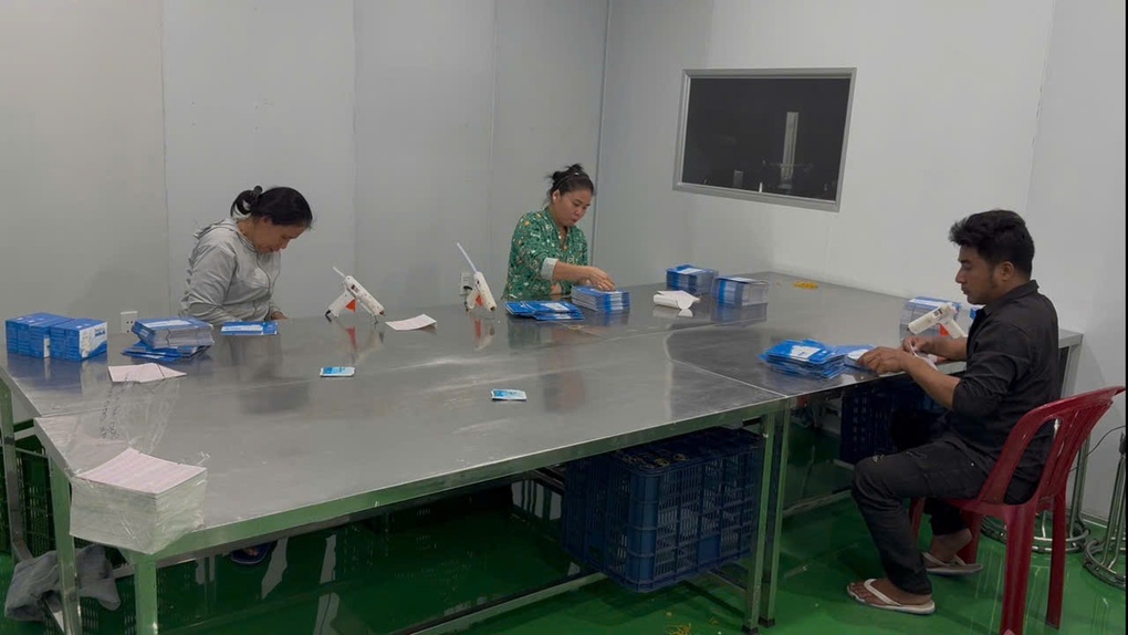 Bắt giam vợ chồng sản xuất thực phẩm giảm cân chứa chất cấm ở TPHCM - 3