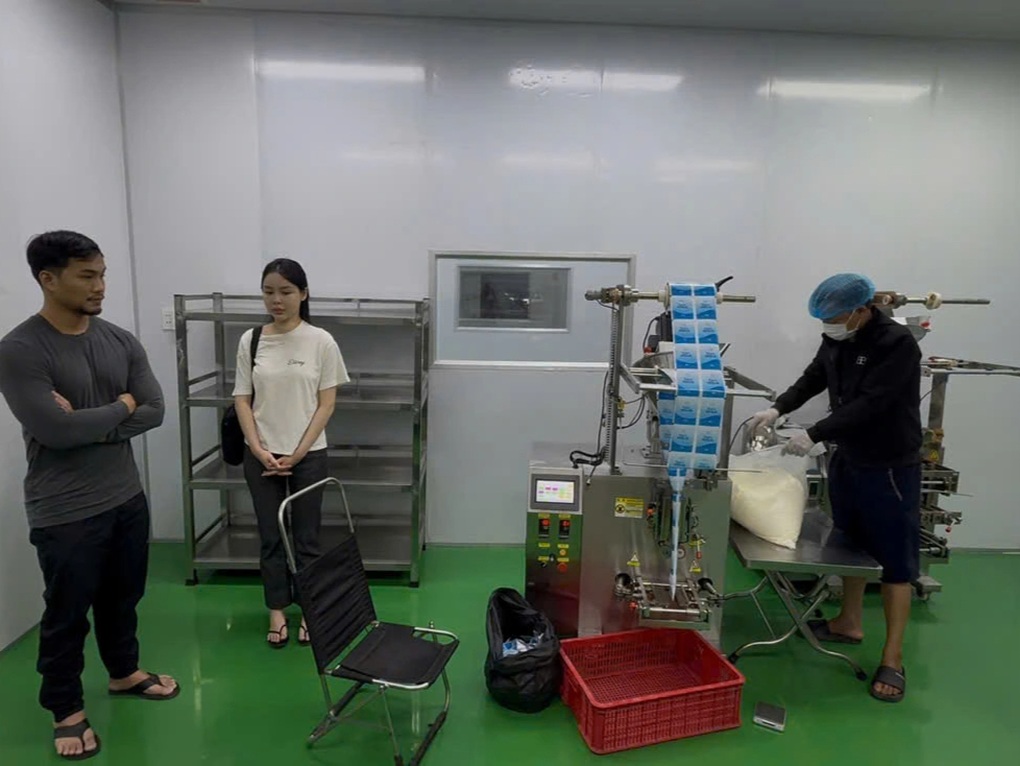 Bắt giam vợ chồng sản xuất thực phẩm giảm cân chứa chất cấm ở TPHCM - 2