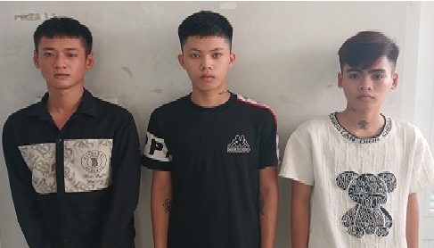 Truy bắt nhóm thanh thiếu niên ép xe, xịt hơi cay cướp xe máy của nam sinh 17 tuổi- Ảnh 1.
