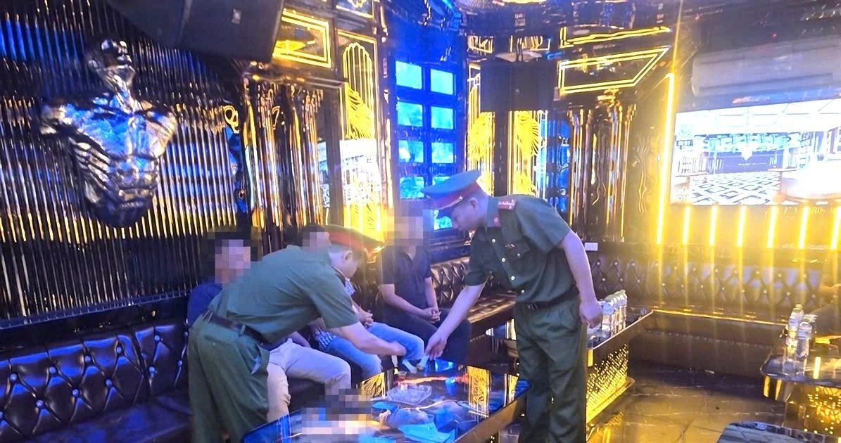 Kiểm tra xuyên đêm, phòng ngừa vi phạm tại các quán karaoke, nhà nghỉ, cầm đồ