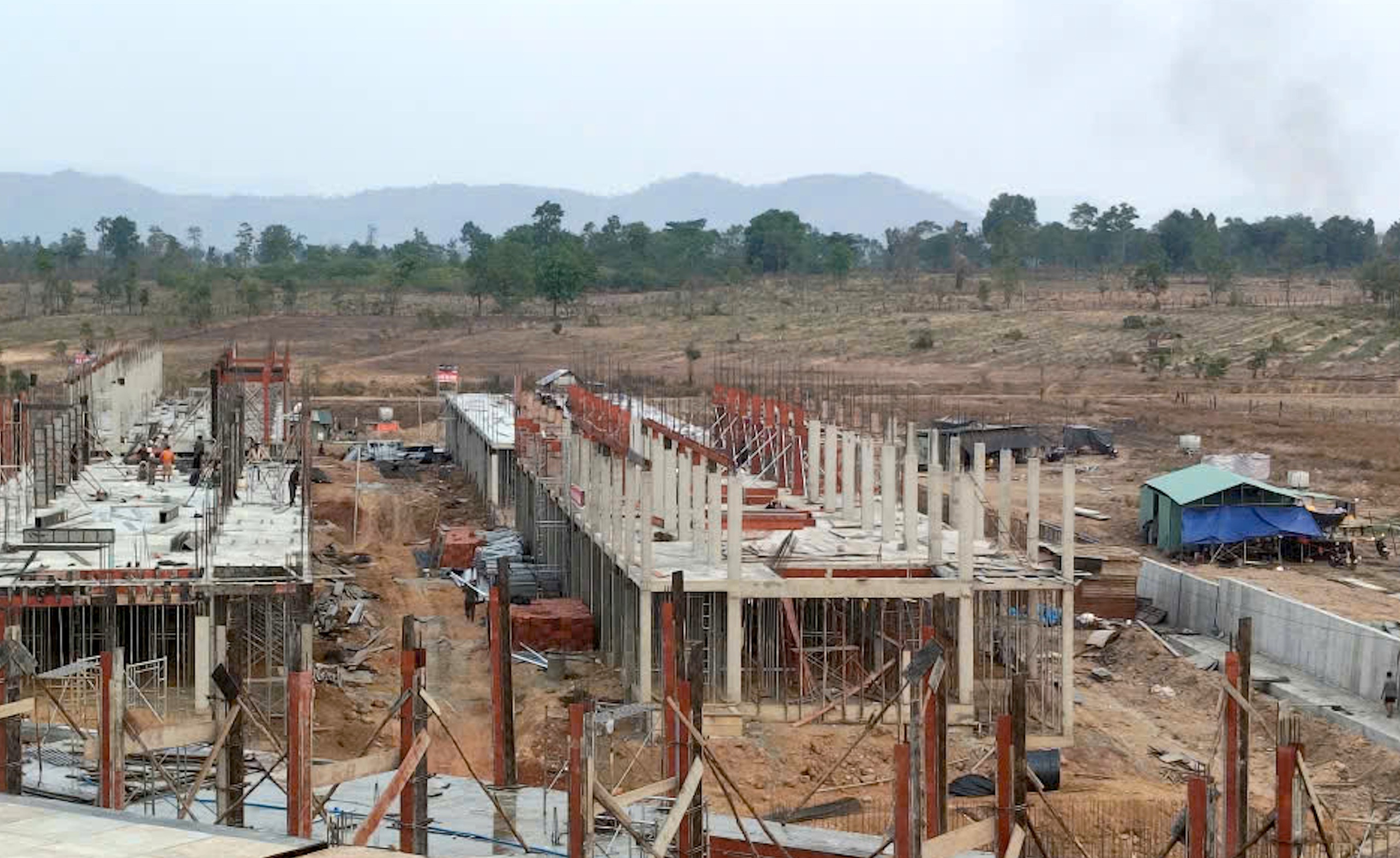 Đua tiến độ trường nội trú vùng biên - Ảnh 1. Đua tiến độ trường nội trú vùng biên - Ảnh 1.