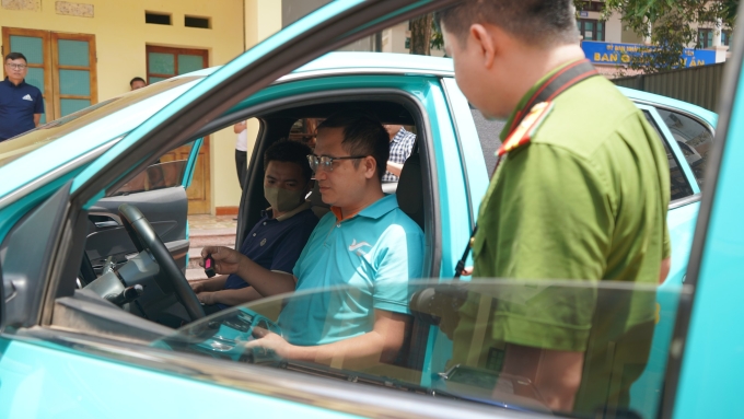 Tài xế VinFast thực hiện hành vi lừa đảo. Ảnh: Công an cung cấp
