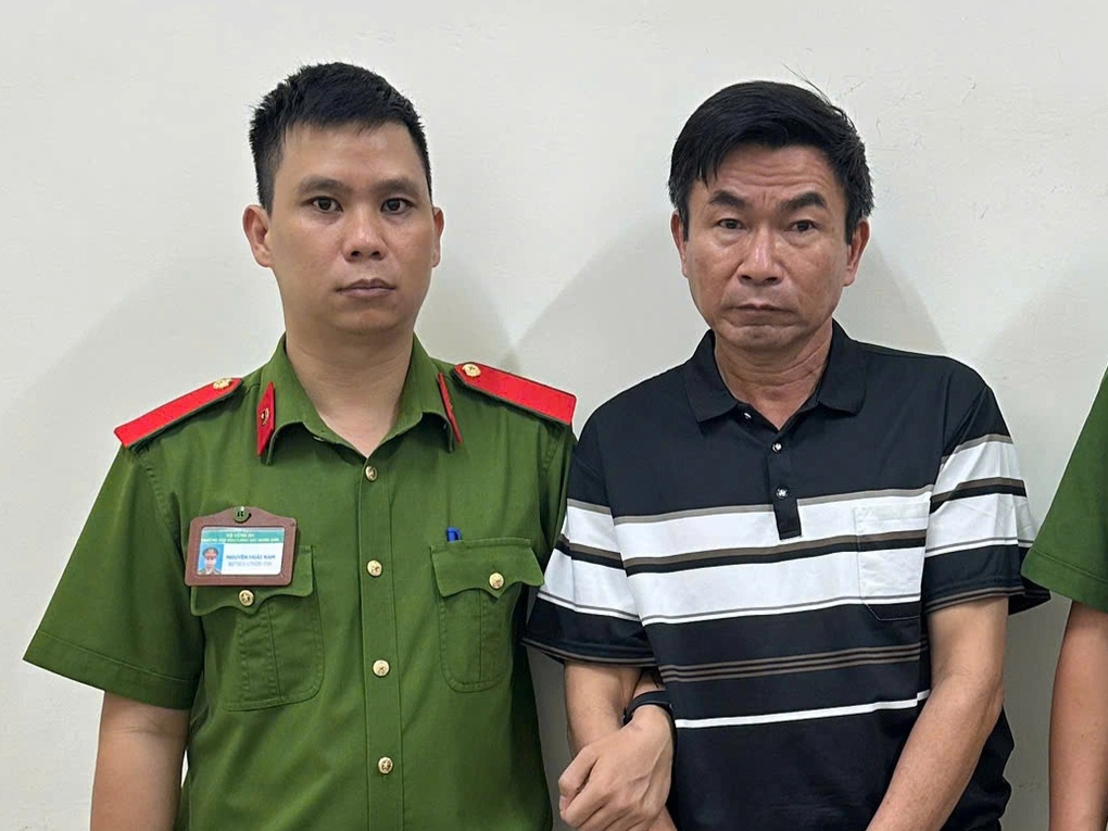 Khởi tố người đàn ông cầm chó đánh nhân viên giao hàng ở TPHCM - 1