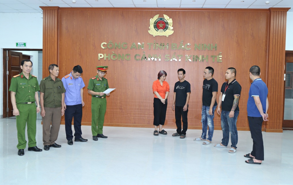 Phó Giám đốc viện Phổi Hà Nội bị cáo buộc làm giả bệnh án giúp hoãn đi tù - 1