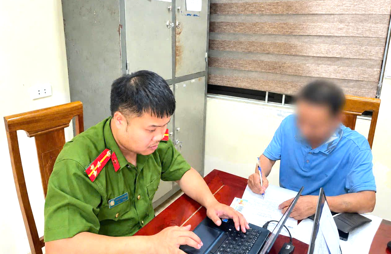 Hà Tĩnh: Xử phạt 7,5 triệu đồng người bình luận xúc phạm cán bộ xã trên mạng xã hội- Ảnh 1.