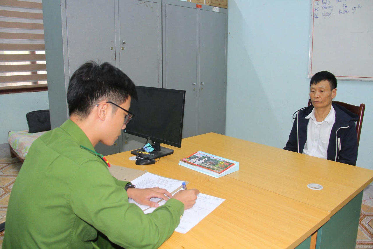 Đối tượng Lê Minh Nghĩa tại cơ quan điều tra.