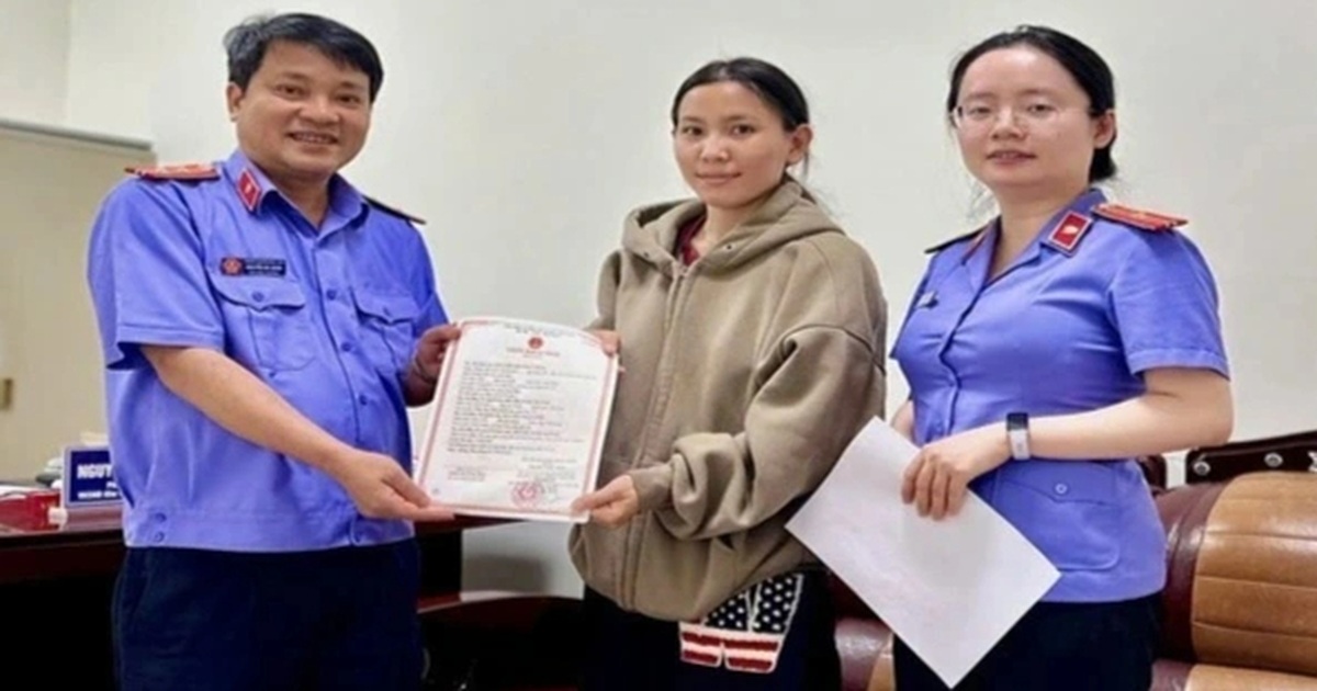 Cấp nhanh giấy khai sinh cho bé gái gần 1 tuổi đang cấp cứu