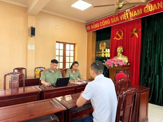 Người đàn ông ở Hưng Yên bị nhắc nhở do chia sẻ tin từ Facebook “Chữa bệnh bằng nước”