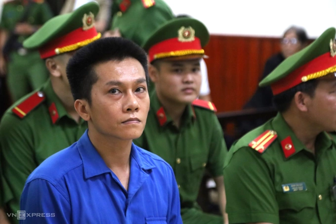 Phạm Anh Tài trong phiên tòa sáng nay. Ảnh: Trần Hóa