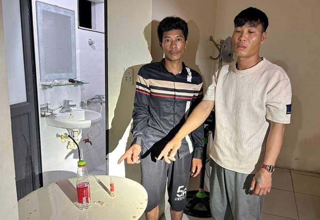 Bắt quả tang nhóm đối tượng sử dụng ma túy đá tại phòng trọ ở Ninh Bình