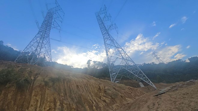 Sạt lở ăn sâu móng cột điện 500kV Lào Cai