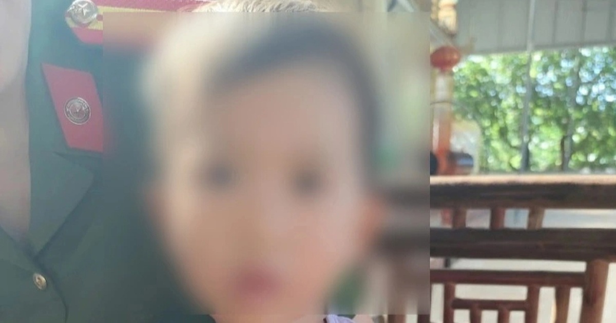 Bé gái 3 tuổi bị bỏ rơi trước cổng chùa Tây Hồ