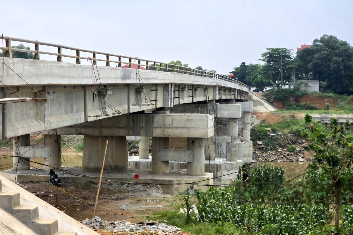 Phú Thọ: Cầu Tứ Mỹ thông xe kỹ thuật sau 2 năm sửa chữa