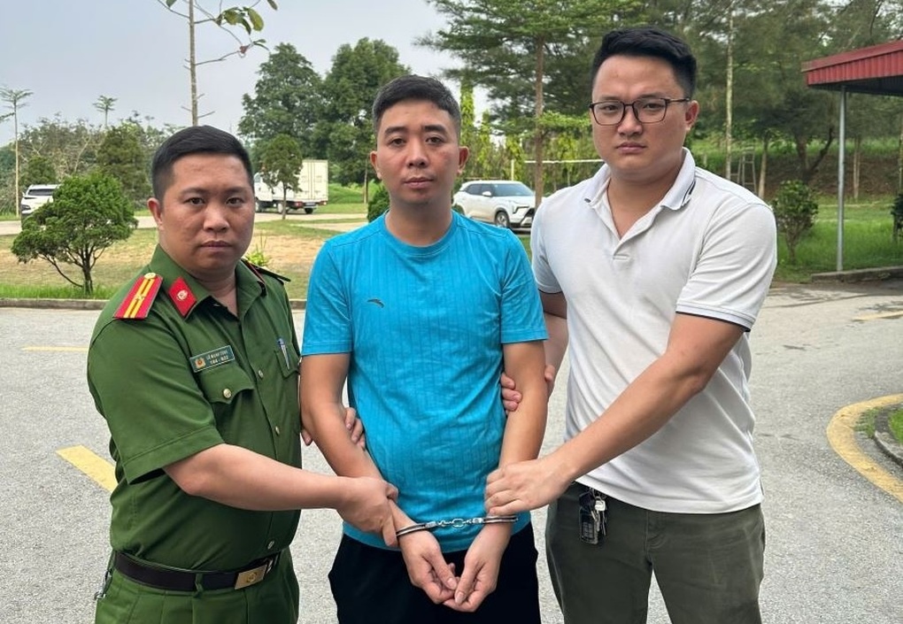 Mang 2 dao truy sát chủ quán sửa chữa ô tô vì mâu thuẫn cá nhân - 1